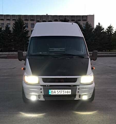Белый Форд Транзит, объемом двигателя 2.4 л и пробегом 645 тыс. км за 5300 $, фото 1 на Automoto.ua