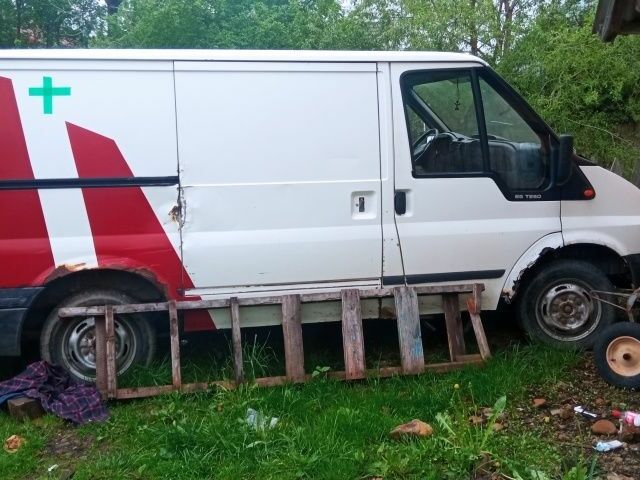 Белый Форд Транзит, объемом двигателя 2 л и пробегом 500 тыс. км за 1000 $, фото 1 на Automoto.ua