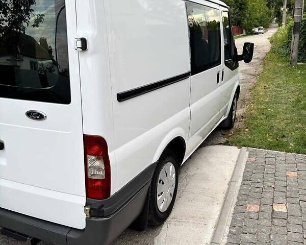 Белый Форд Транзит, объемом двигателя 2.2 л и пробегом 447 тыс. км за 7500 $, фото 1 на Automoto.ua