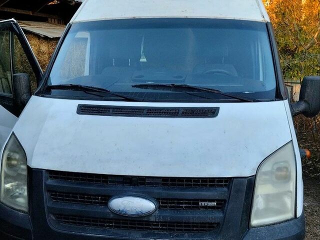 Белый Форд Транзит, объемом двигателя 2.4 л и пробегом 350 тыс. км за 9500 $, фото 1 на Automoto.ua