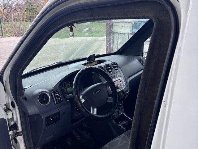 Белый Форд Транзит, объемом двигателя 1.8 л и пробегом 230 тыс. км за 9000 $, фото 1 на Automoto.ua