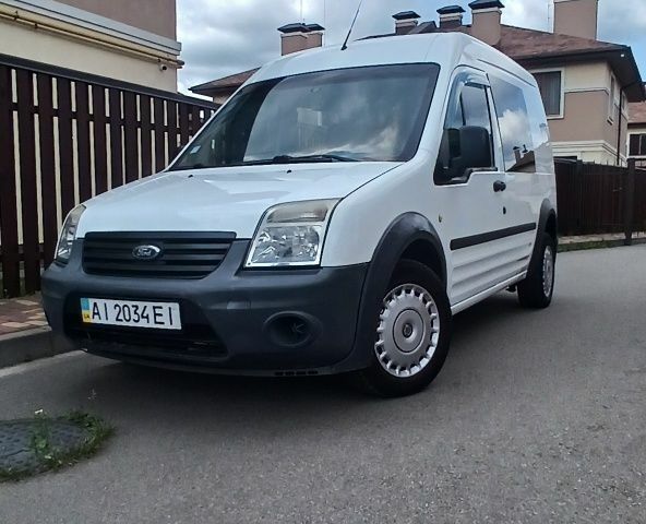 Белый Форд Транзит, объемом двигателя 1.8 л и пробегом 153 тыс. км за 5800 $, фото 1 на Automoto.ua