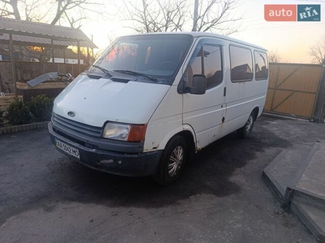 Белый Форд Транзит, объемом двигателя 1.6 л и пробегом 235 тыс. км за 1500 $, фото 1 на Automoto.ua