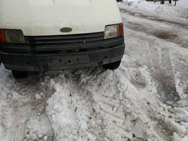 Білий Форд Транзит, об'ємом двигуна 0 л та пробігом 300 тис. км за 600 $, фото 1 на Automoto.ua