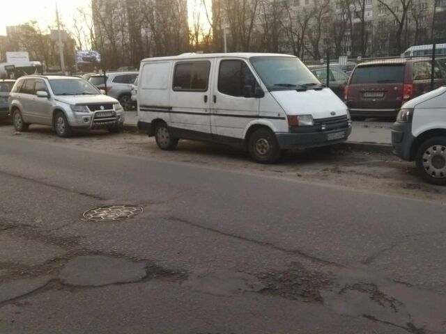 Білий Форд Транзит, об'ємом двигуна 2.5 л та пробігом 450 тис. км за 1400 $, фото 1 на Automoto.ua