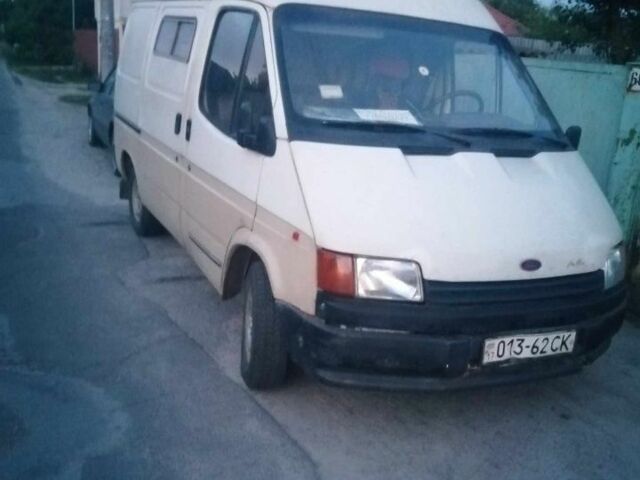 Білий Форд Транзит, об'ємом двигуна 2.5 л та пробігом 400 тис. км за 2000 $, фото 1 на Automoto.ua