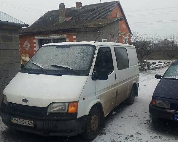 Білий Форд Транзит, об'ємом двигуна 2.5 л та пробігом 260 тис. км за 2099 $, фото 1 на Automoto.ua