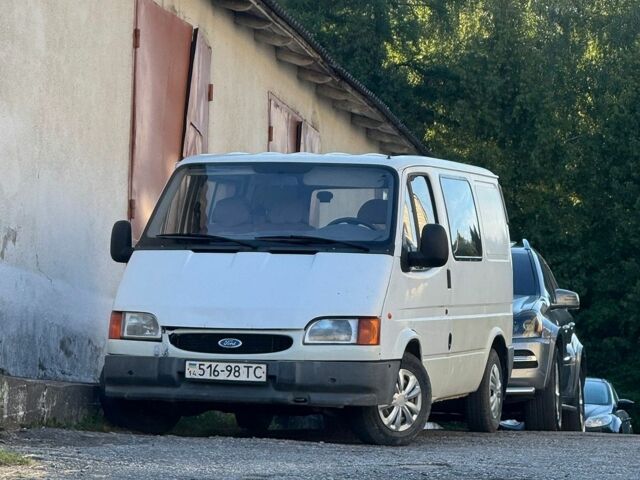 Белый Форд Транзит, объемом двигателя 2.5 л и пробегом 210 тыс. км за 1750 $, фото 1 на Automoto.ua