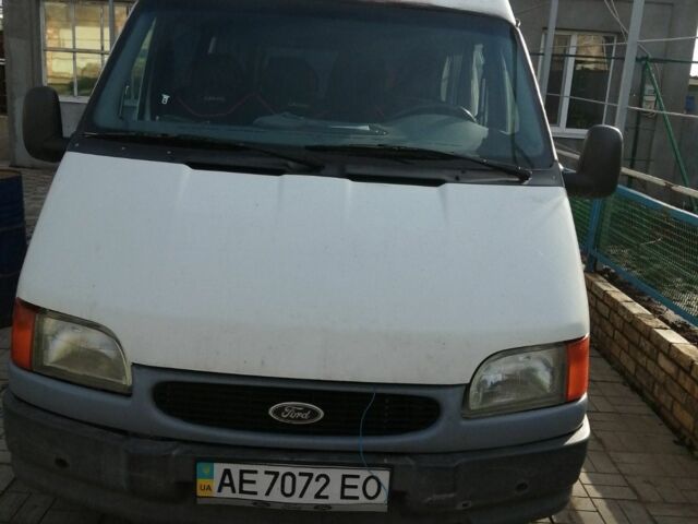 Белый Форд Транзит, объемом двигателя 0 л и пробегом 300 тыс. км за 2800 $, фото 1 на Automoto.ua