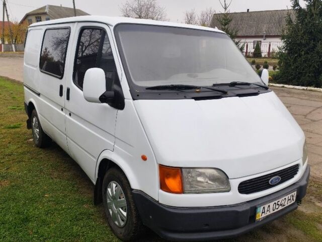 Білий Форд Транзит, об'ємом двигуна 2.5 л та пробігом 372 тис. км за 2900 $, фото 1 на Automoto.ua