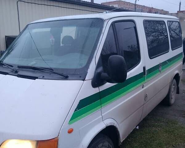 Білий Форд Транзит, об'ємом двигуна 2.5 л та пробігом 300 тис. км за 1400 $, фото 1 на Automoto.ua