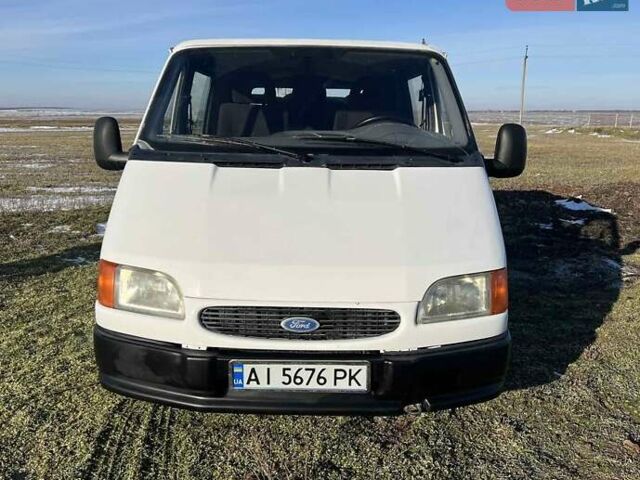 Белый Форд Транзит, объемом двигателя 2.5 л и пробегом 430 тыс. км за 3450 $, фото 1 на Automoto.ua