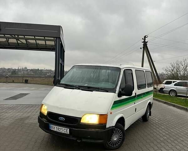 Белый Форд Транзит, объемом двигателя 2.5 л и пробегом 300 тыс. км за 1950 $, фото 1 на Automoto.ua
