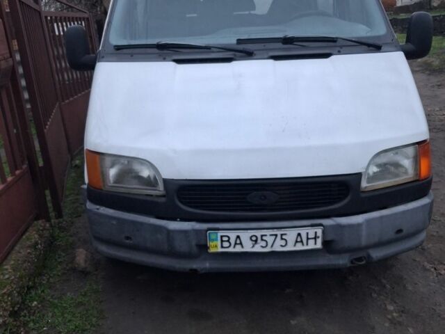 Белый Форд Транзит, объемом двигателя 2.5 л и пробегом 85 тыс. км за 2600 $, фото 1 на Automoto.ua