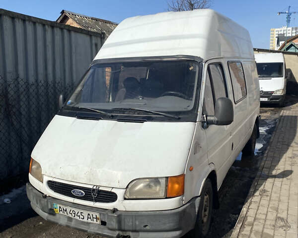 Белый Форд Транзит, объемом двигателя 2.5 л и пробегом 300 тыс. км за 1950 $, фото 1 на Automoto.ua
