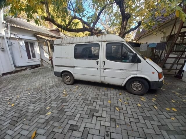 Білий Форд Транзит, об'ємом двигуна 2.5 л та пробігом 200 тис. км за 1200 $, фото 1 на Automoto.ua