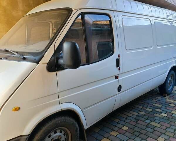 Белый Форд Транзит, объемом двигателя 2 л и пробегом 274 тыс. км за 4500 $, фото 1 на Automoto.ua