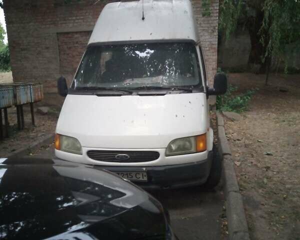 Білий Форд Транзит, об'ємом двигуна 2.4 л та пробігом 250 тис. км за 4500 $, фото 1 на Automoto.ua