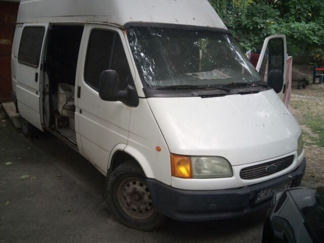 Білий Форд Транзит, об'ємом двигуна 2.4 л та пробігом 250 тис. км за 4500 $, фото 1 на Automoto.ua
