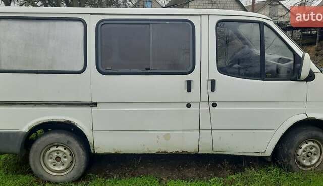 Белый Форд Транзит, объемом двигателя 2.5 л и пробегом 400 тыс. км за 2400 $, фото 1 на Automoto.ua