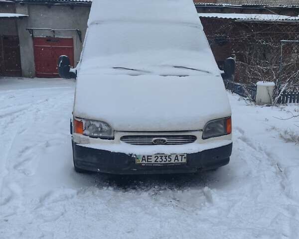 Белый Форд Транзит, объемом двигателя 2.5 л и пробегом 367 тыс. км за 2800 $, фото 1 на Automoto.ua