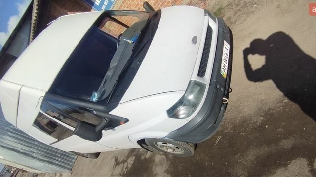 Білий Форд Транзит, об'ємом двигуна 2 л та пробігом 450 тис. км за 6000 $, фото 1 на Automoto.ua
