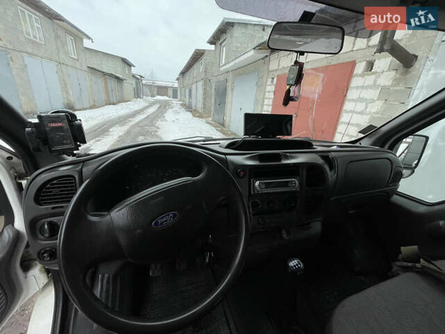 Білий Форд Транзит, об'ємом двигуна 2 л та пробігом 260 тис. км за 4300 $, фото 1 на Automoto.ua