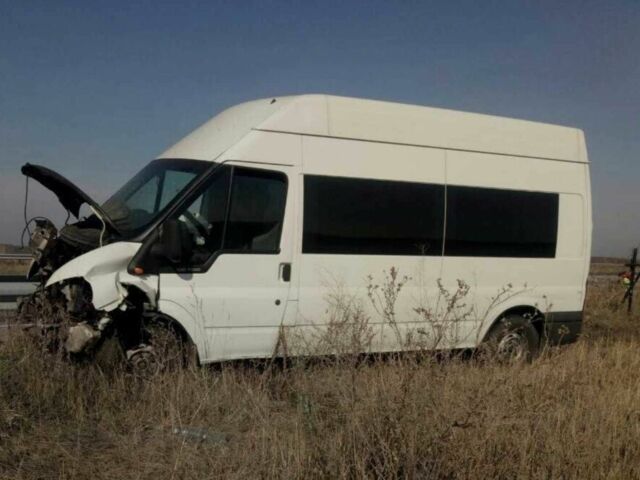 Белый Форд Транзит, объемом двигателя 2 л и пробегом 200 тыс. км за 1850 $, фото 1 на Automoto.ua