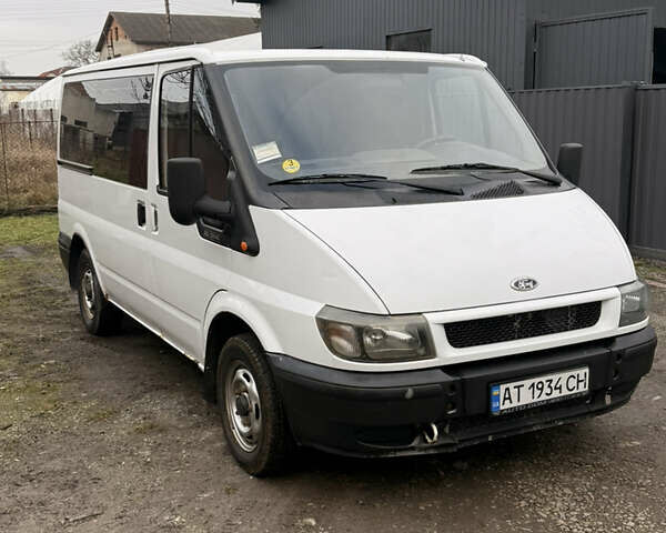 Белый Форд Транзит, объемом двигателя 2 л и пробегом 235 тыс. км за 4599 $, фото 1 на Automoto.ua