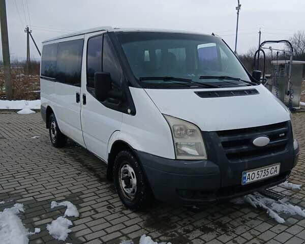 Белый Форд Транзит, объемом двигателя 2.2 л и пробегом 450 тыс. км за 6400 $, фото 1 на Automoto.ua