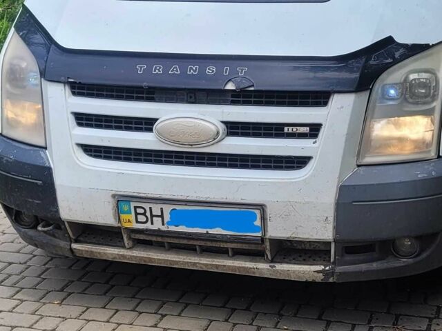 Білий Форд Транзит, об'ємом двигуна 2.2 л та пробігом 200 тис. км за 4500 $, фото 1 на Automoto.ua