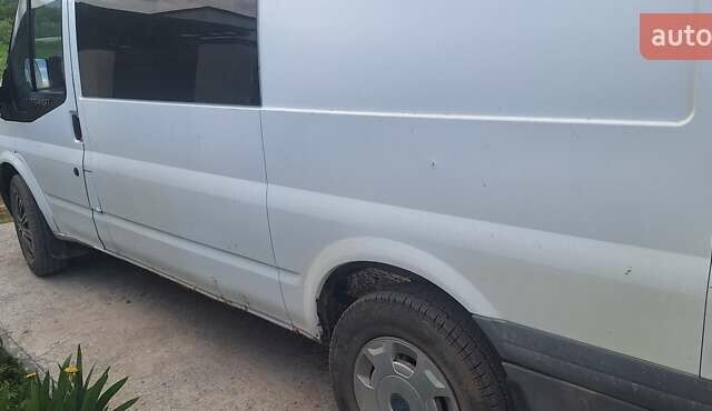 Білий Форд Транзит, об'ємом двигуна 2.4 л та пробігом 400 тис. км за 6500 $, фото 1 на Automoto.ua