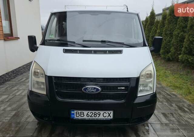 Белый Форд Транзит, объемом двигателя 2.2 л и пробегом 195 тыс. км за 6500 $, фото 1 на Automoto.ua