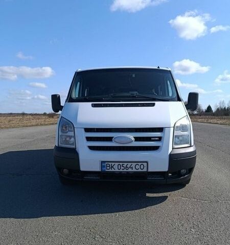 Білий Форд Транзит, об'ємом двигуна 2.2 л та пробігом 320 тис. км за 7999 $, фото 1 на Automoto.ua