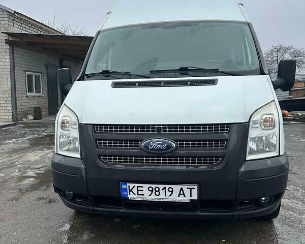 Білий Форд Транзит, об'ємом двигуна 2.2 л та пробігом 135 тис. км за 12500 $, фото 1 на Automoto.ua