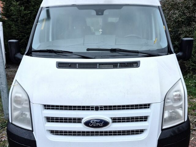 Білий Форд Транзит, об'ємом двигуна 2.2 л та пробігом 270 тис. км за 11022 $, фото 1 на Automoto.ua