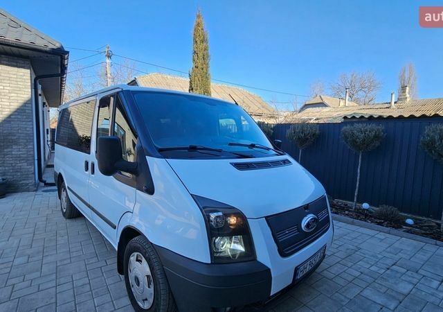 Білий Форд Транзит, об'ємом двигуна 2.2 л та пробігом 374 тис. км за 9900 $, фото 1 на Automoto.ua