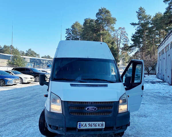 Білий Форд Транзит, об'ємом двигуна 2.2 л та пробігом 405 тис. км за 9500 $, фото 1 на Automoto.ua
