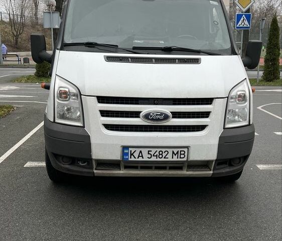 Белый Форд Транзит, объемом двигателя 2.2 л и пробегом 555 тыс. км за 9000 $, фото 1 на Automoto.ua