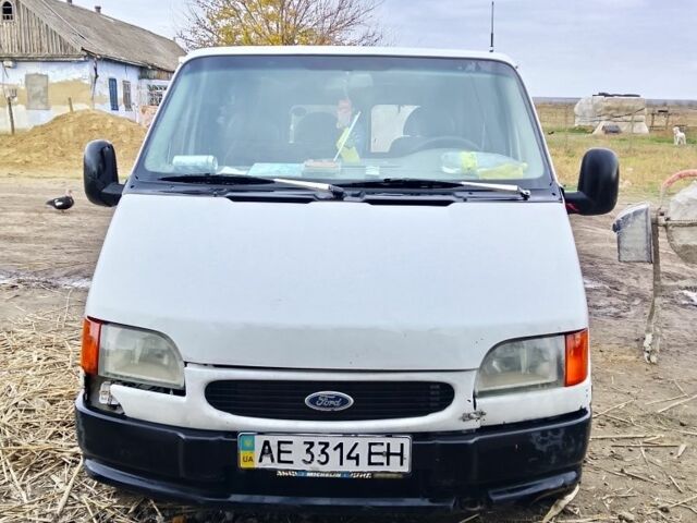 Білий Форд Транзит, об'ємом двигуна 3 л та пробігом 382 тис. км за 1300 $, фото 1 на Automoto.ua