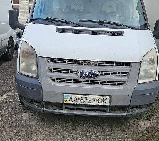 Білий Форд Транзит, об'ємом двигуна 2.2 л та пробігом 400 тис. км за 7000 $, фото 1 на Automoto.ua