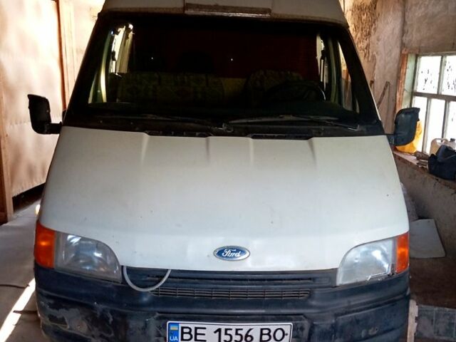 Белый Форд Транзит, объемом двигателя 2.7 л и пробегом 152 тыс. км за 1700 $, фото 1 на Automoto.ua