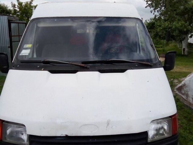 Белый Форд Транзит, объемом двигателя 2 л и пробегом 200 тыс. км за 955 $, фото 1 на Automoto.ua