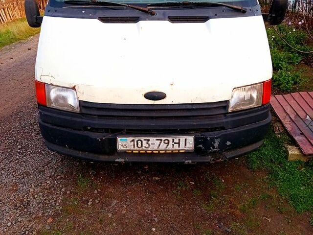 Білий Форд Транзит, об'ємом двигуна 2.5 л та пробігом 300 тис. км за 1500 $, фото 1 на Automoto.ua
