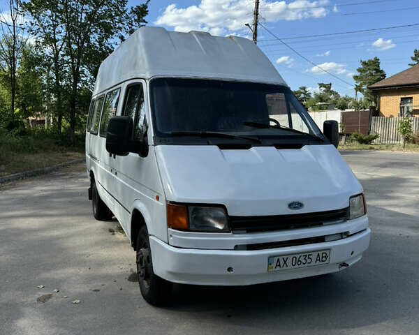 Белый Форд Транзит, объемом двигателя 2 л и пробегом 100 тыс. км за 2250 $, фото 1 на Automoto.ua