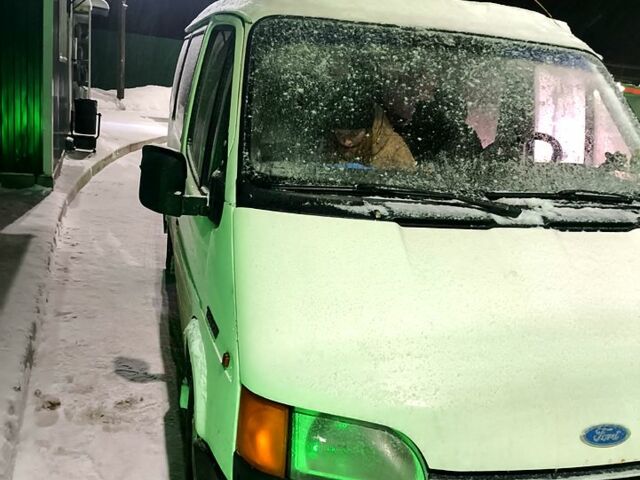 Белый Форд Транзит, объемом двигателя 2.5 л и пробегом 368 тыс. км за 2200 $, фото 1 на Automoto.ua