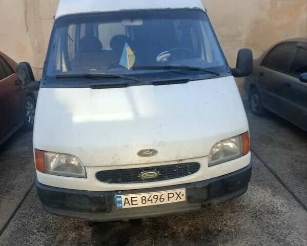 Белый Форд Транзит, объемом двигателя 2.5 л и пробегом 500 тыс. км за 1319 $, фото 1 на Automoto.ua