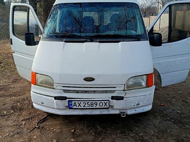 Белый Форд Транзит, объемом двигателя 2.5 л и пробегом 85 тыс. км за 3100 $, фото 1 на Automoto.ua