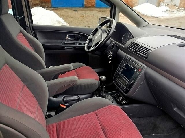 Белый Форд Транзит, объемом двигателя 2.5 л и пробегом 250 тыс. км за 3000 $, фото 1 на Automoto.ua