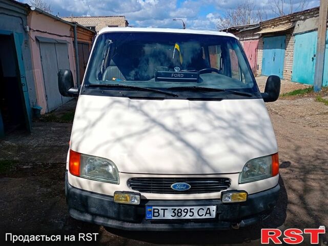 Белый Форд Транзит, объемом двигателя 2.5 л и пробегом 400 тыс. км за 3700 $, фото 1 на Automoto.ua